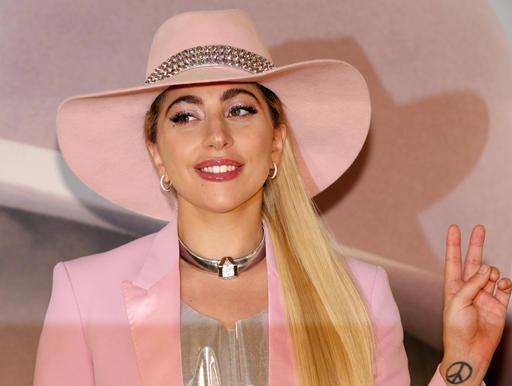 Die sangeres Lady Gaga poseer vir ŉ foto tydens ŉ promosiegeleentheid vir haar nuwe album, Joanne, in Tokyo. Foto: AP Photo/Shuji Kajiyama