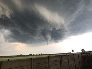 'n Beweerde tornado buite Standerton, Mpumalanga (12 November 2016). Foto: Verskaf