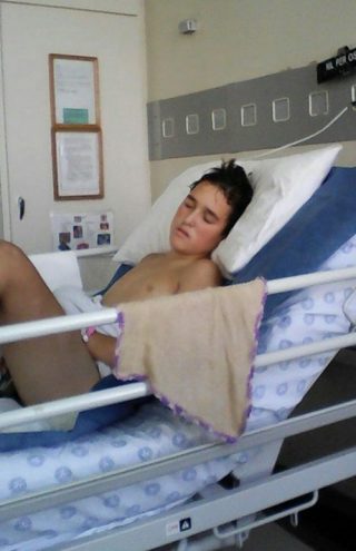 Darius Hay kort nadat hy Woensdag 'n operasie ondergaan het. Foto: Facebook