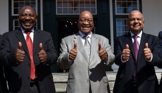 V.l.n.r. Adjunkpresident Cyril Ramaphosa, president Jacob Zuma en minister van finansies Pravin Gordhan tydens die begrotingsrede (Februarie 2017) Foto: Elmond Jiyane, GCIS