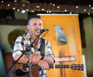 Die sanger Adam Tas. (Foto: Reint Dykema/Maroela Media)