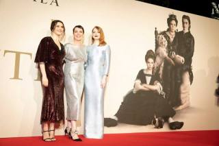 Rachel Weisz, Olivia Colman en Emma Stone van 'The Favourite'. (Foto: Facebook via 'The Favourite')