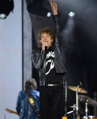 Die 75-jarige Mick Jagger op die verhoog. (Foto: Instagram via Mick Jagger)