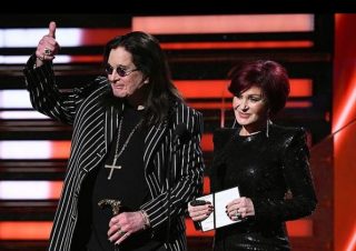 Ozzy Osbourne en sy vrou Sharon tydens vanjaar se Grammy-toekennings. (Foto: Instagram)