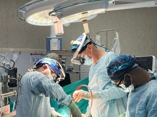 Die staat se eerste steeklose aorta-klep-vervangingsoperasie is by Charlotte Maxeke- Akademiese Hospitaal.